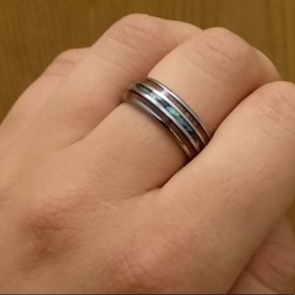 𝅺KOA Wood/Abalone Shell Tungsten Carbide Ring. - Picture 7 of 8